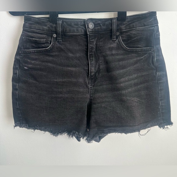 American Eagle Outfitters Pants - American Eagle Black High Waisted Denim Shorts Size 4 Stretch Frayed Hem